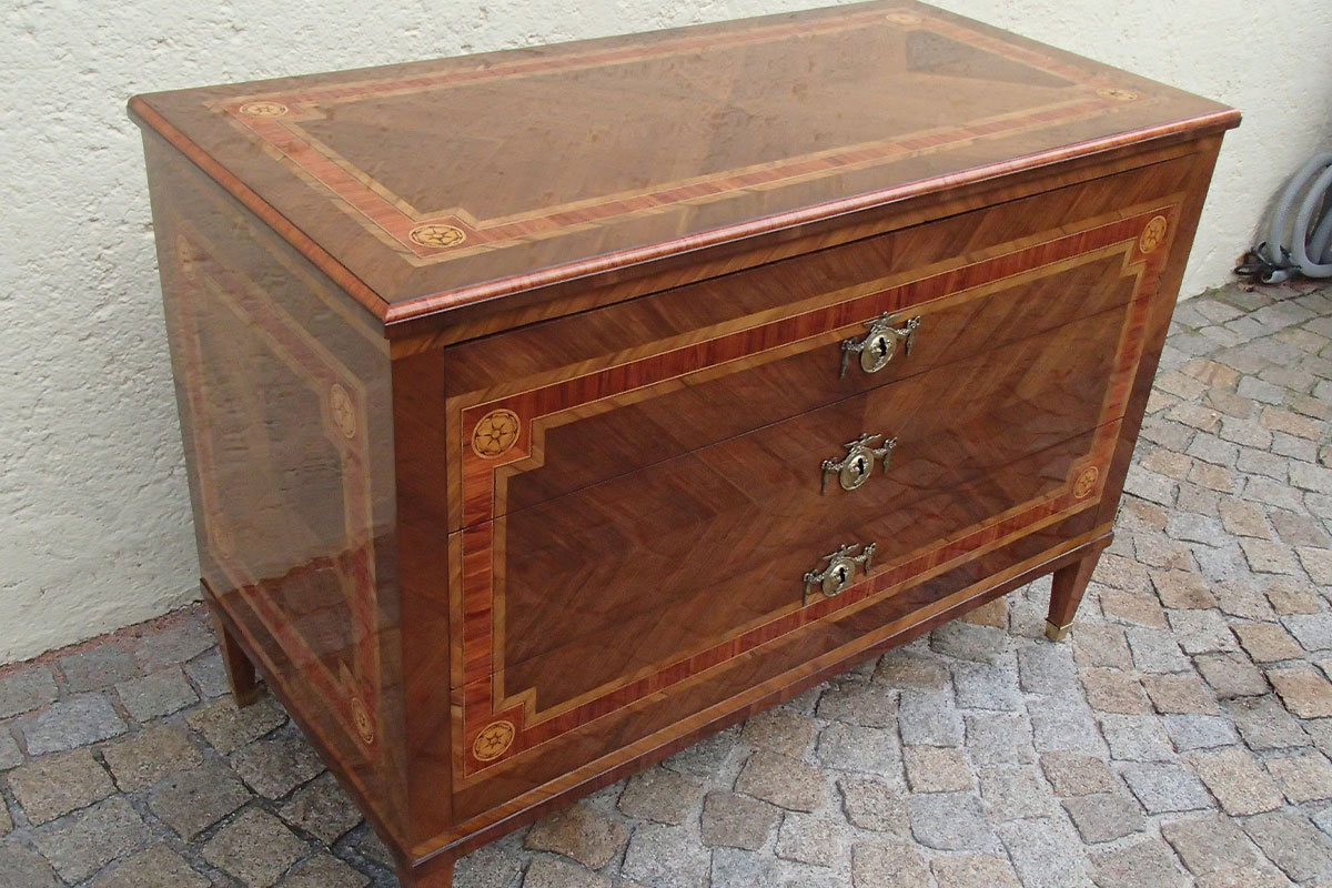 Commode en marqueterie